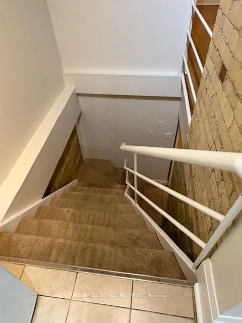 440 Avenue Road, #101