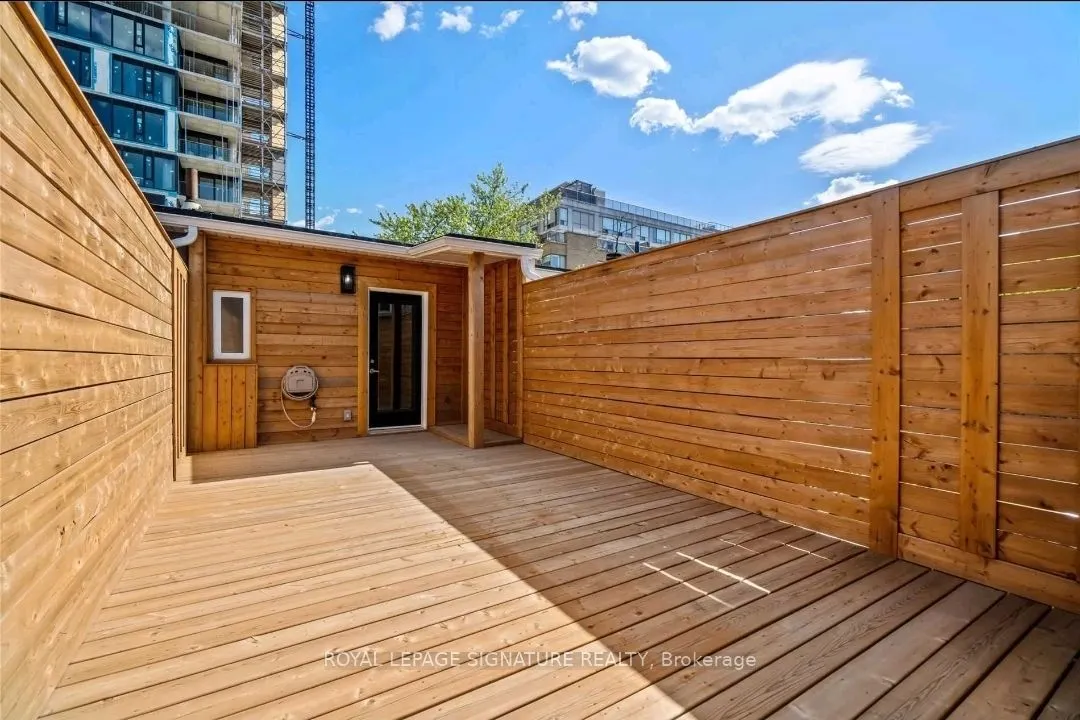 532 Richmond Street W, #Upper