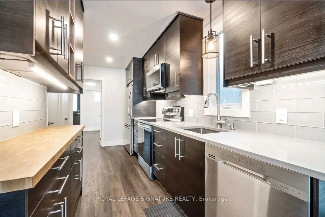 532 Richmond Street W, #Upper