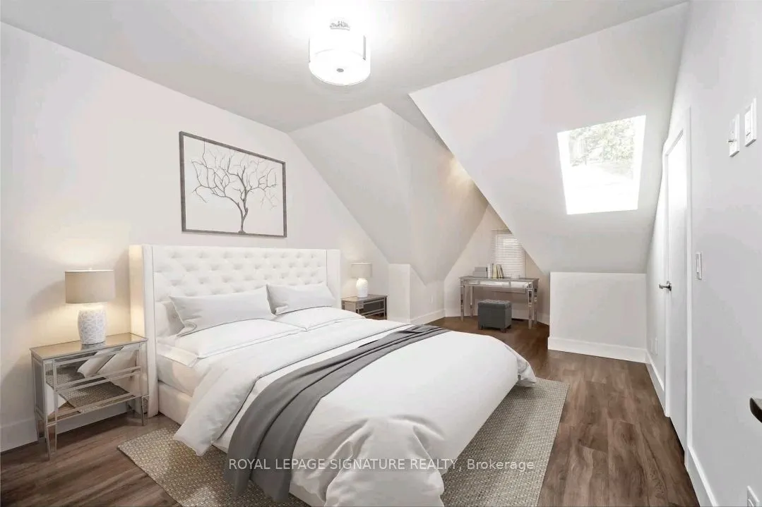 532 Richmond Street W, #Upper