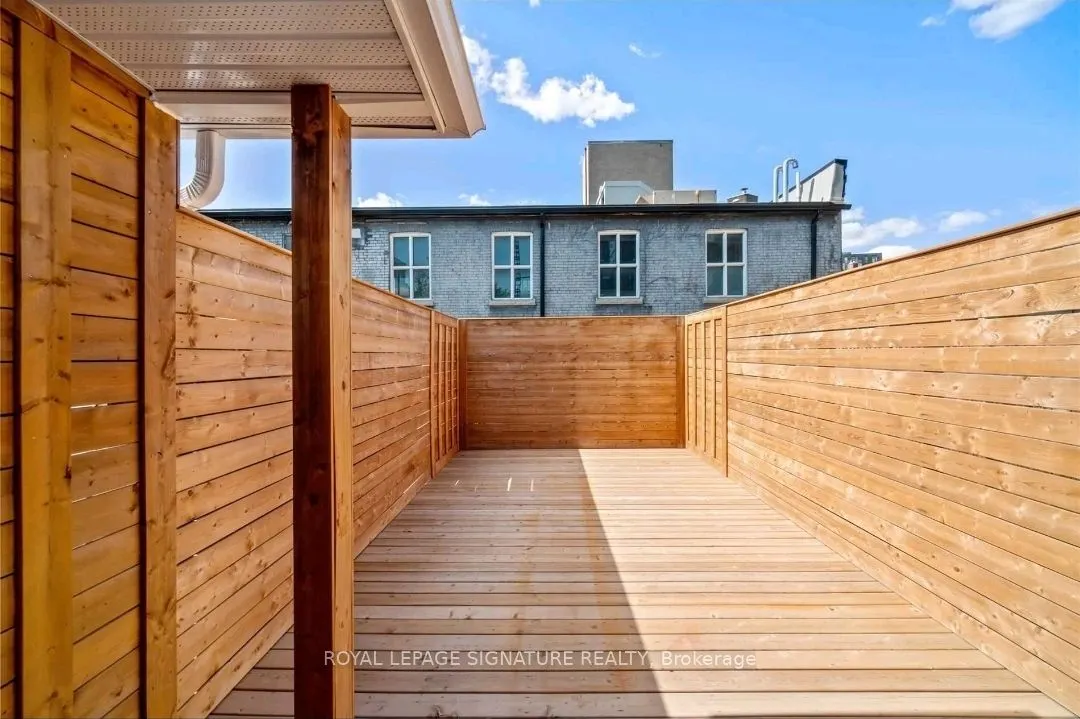 532 Richmond Street W, #Upper