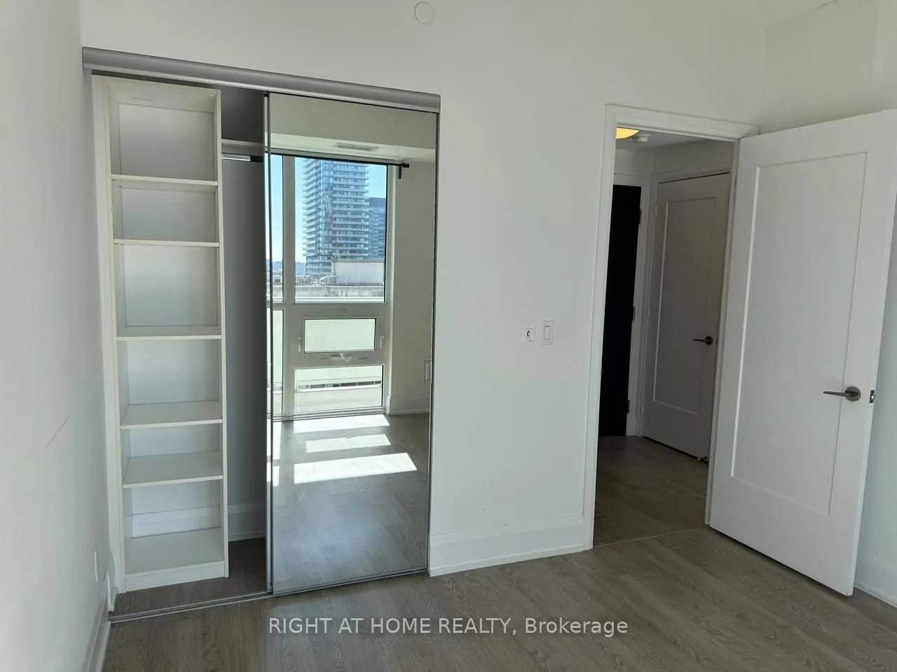 101 Erskine Avenue, #1908