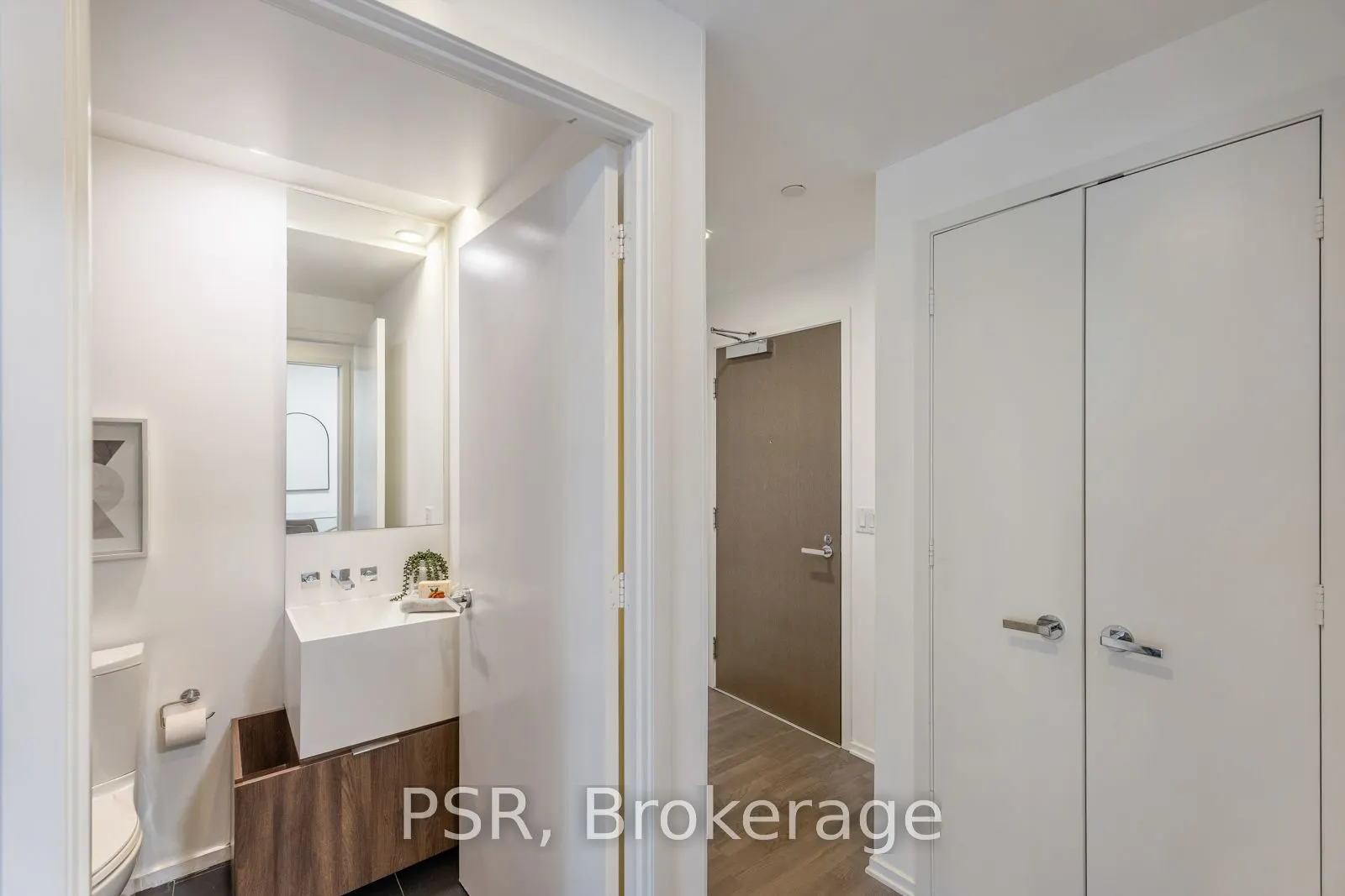 1 Bloor Street E, #303