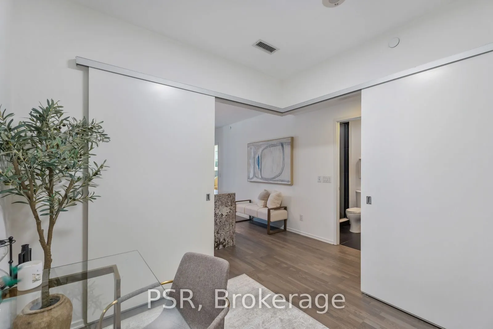 1 Bloor Street E, #303