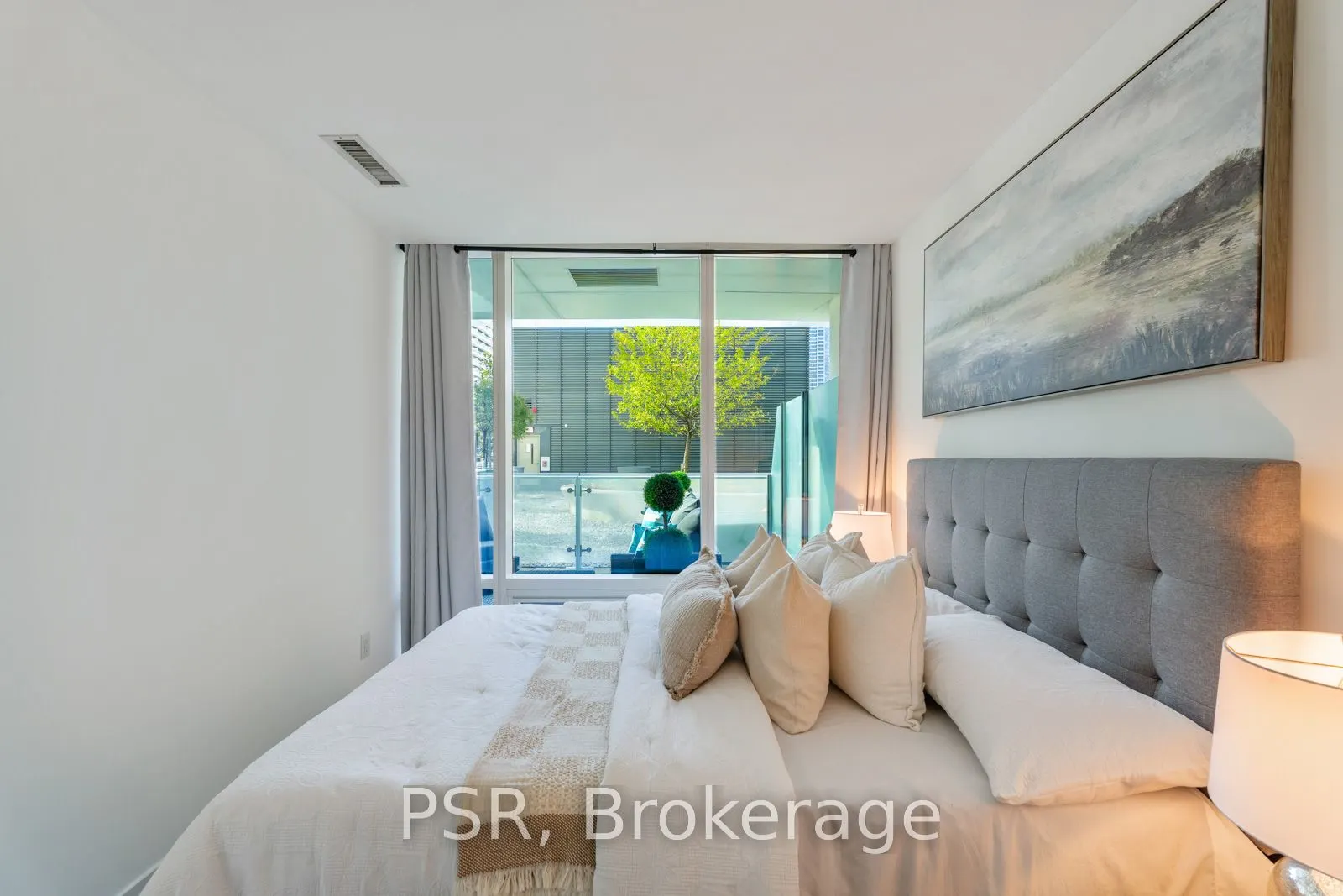 1 Bloor Street E, #303