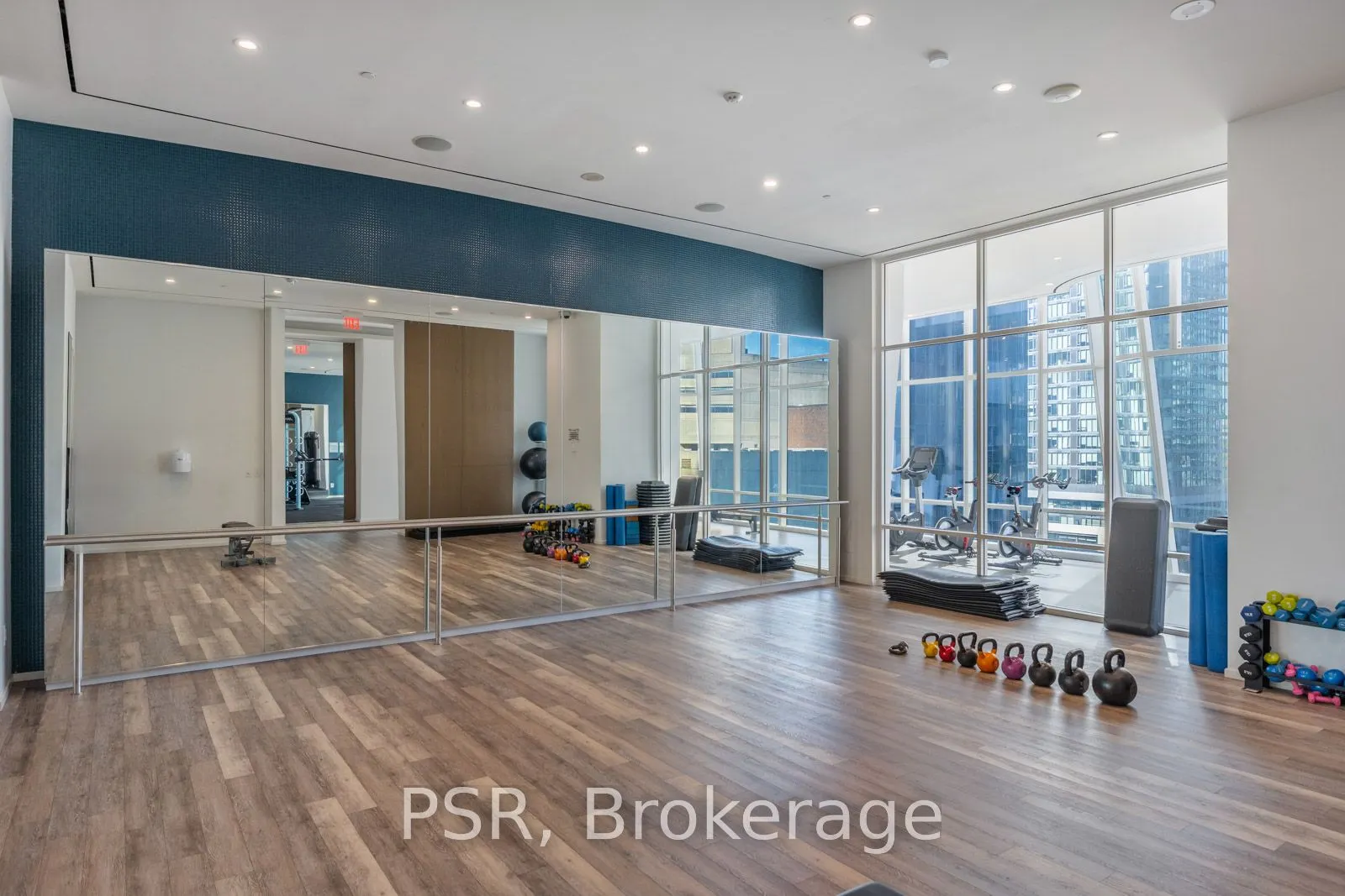 1 Bloor Street E, #303