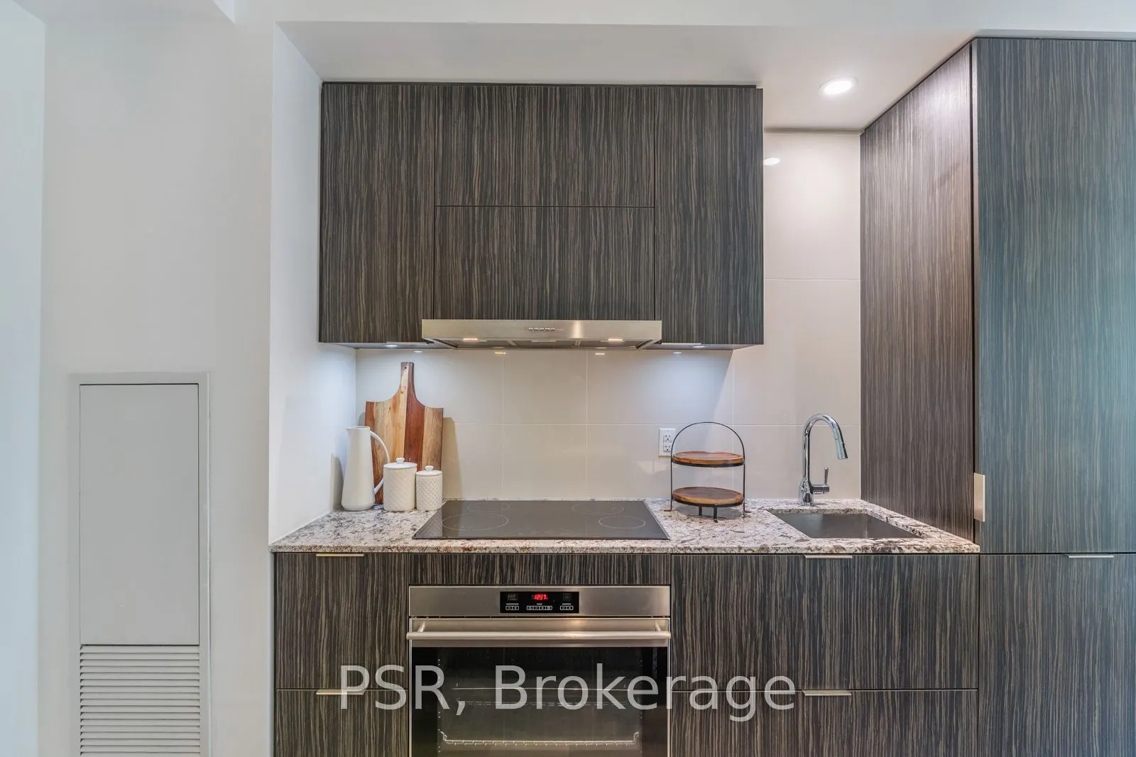 1 Bloor Street E, #303