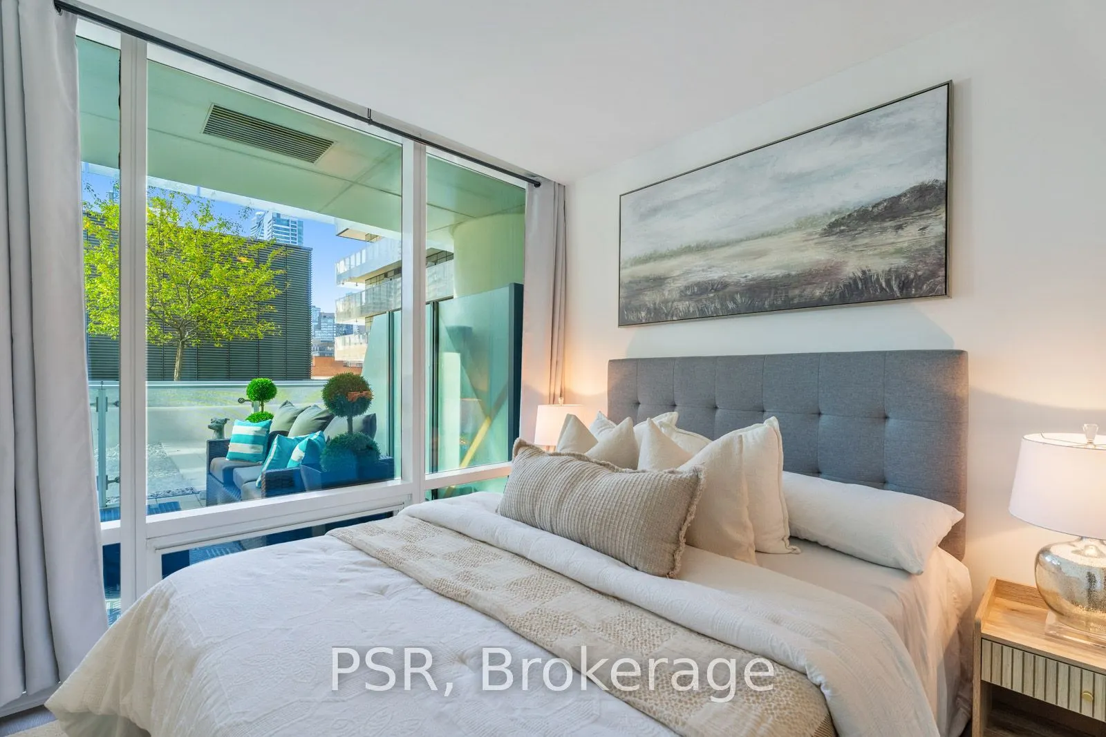1 Bloor Street E, #303