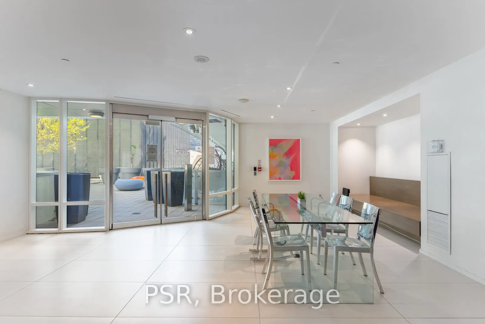 1 Bloor Street E, #303