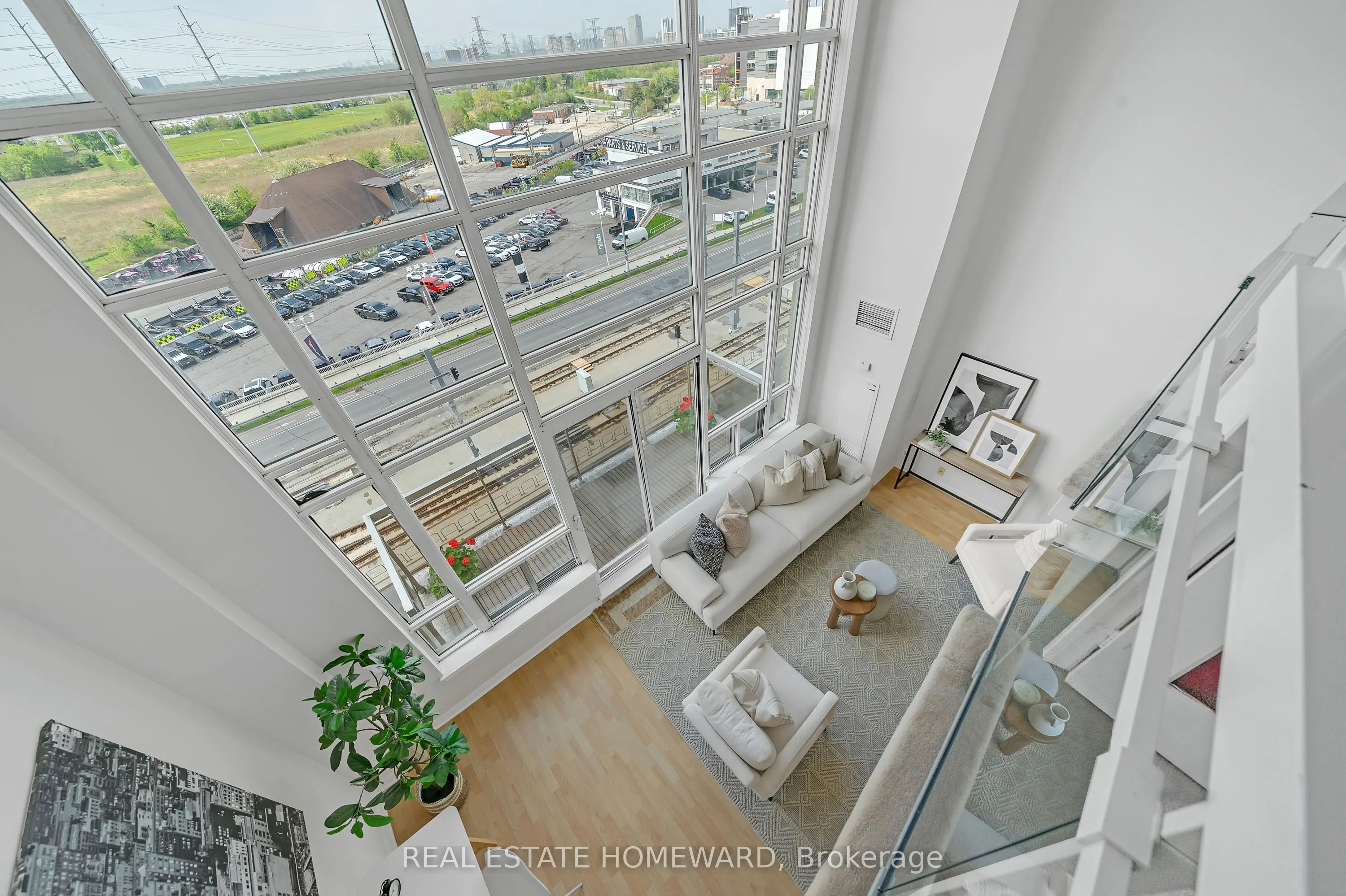 1720 Eglinton Avenue E, #812