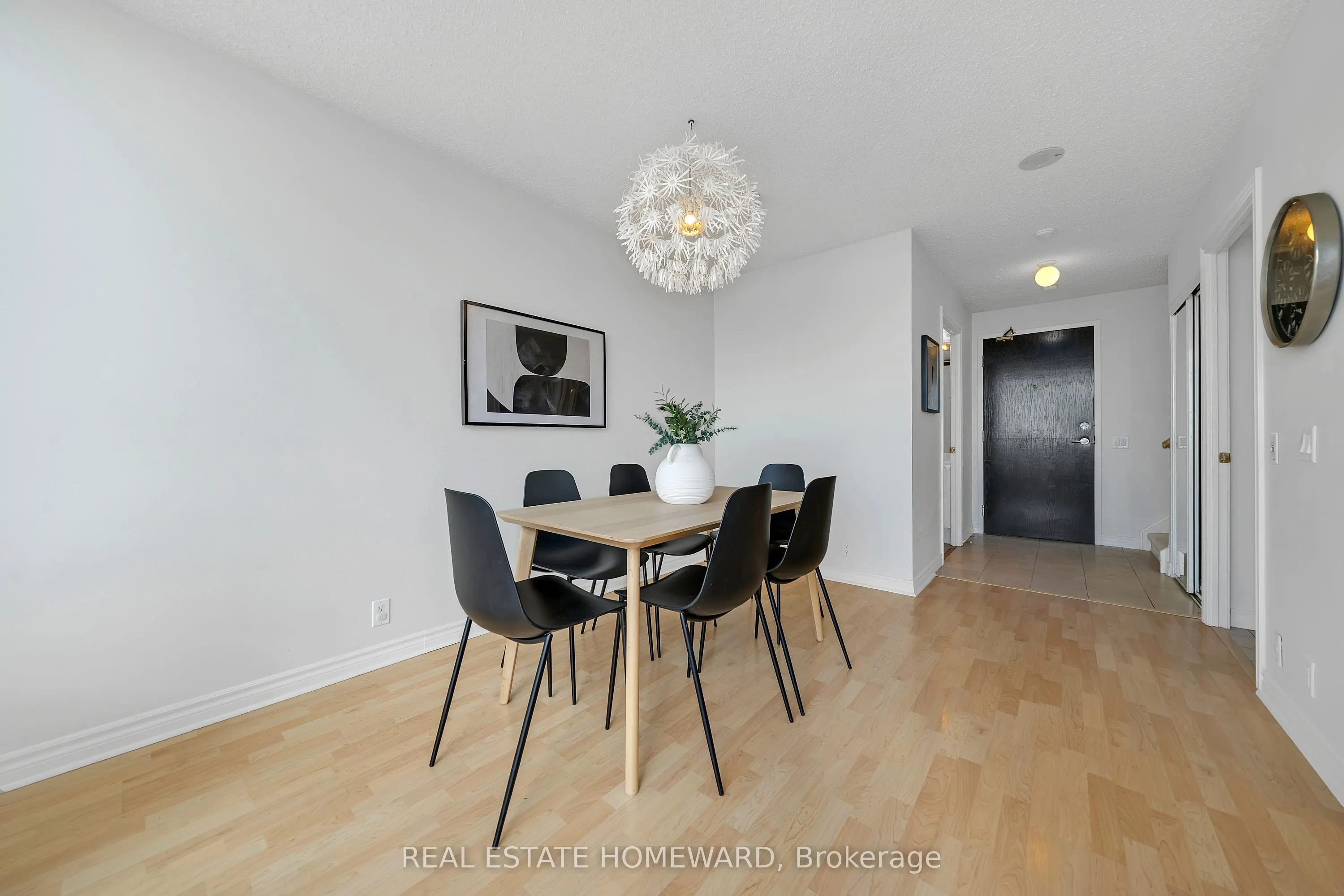 1720 Eglinton Avenue E, #812