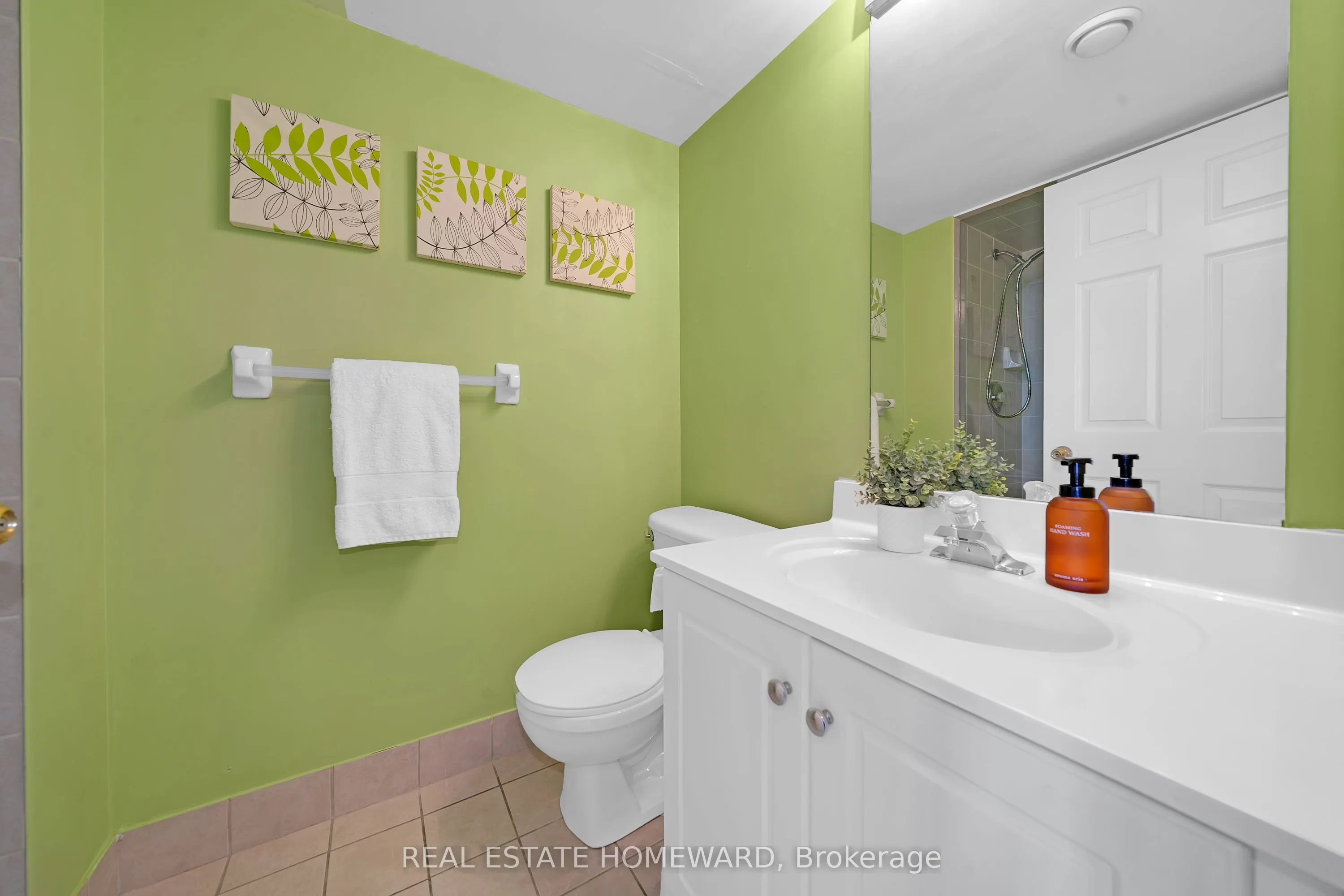 1720 Eglinton Avenue E, #812