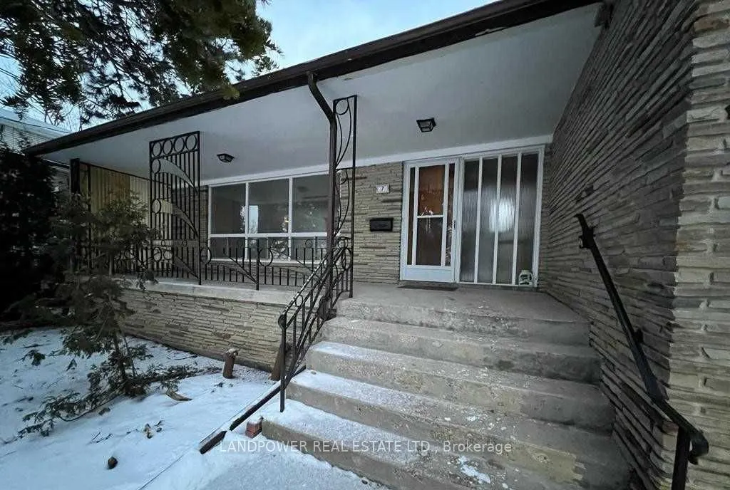7 Stonedene Boulevard