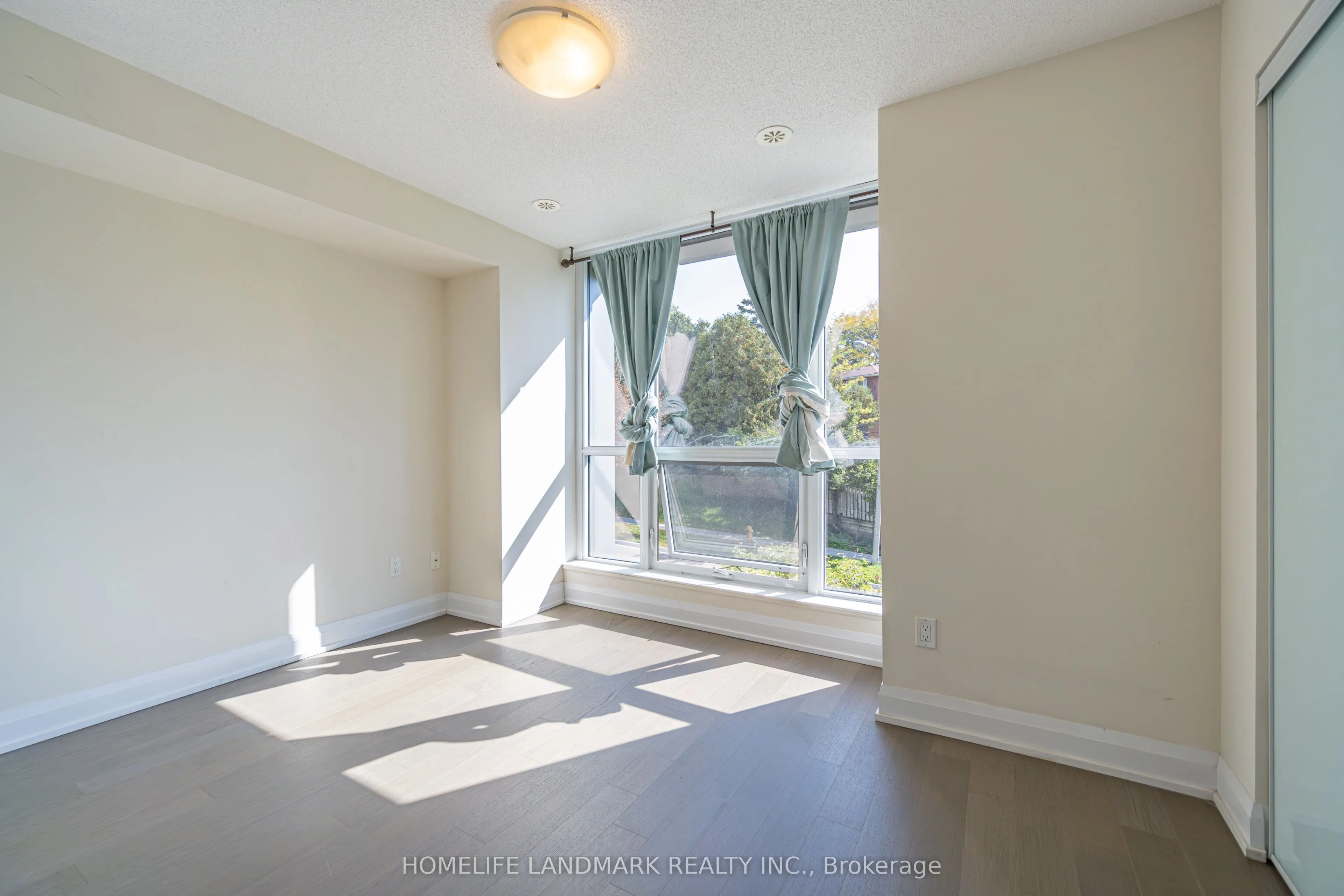 18 Graydon Hall Drive, #TH12