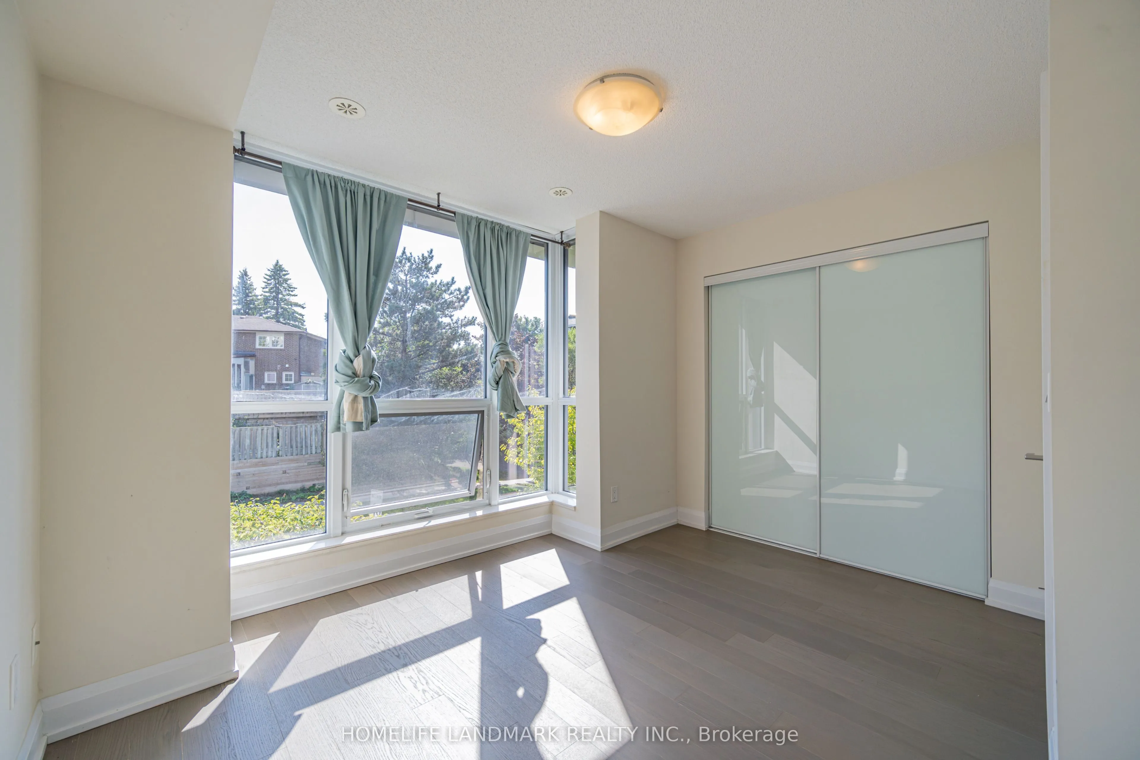 18 Graydon Hall Drive, #TH12
