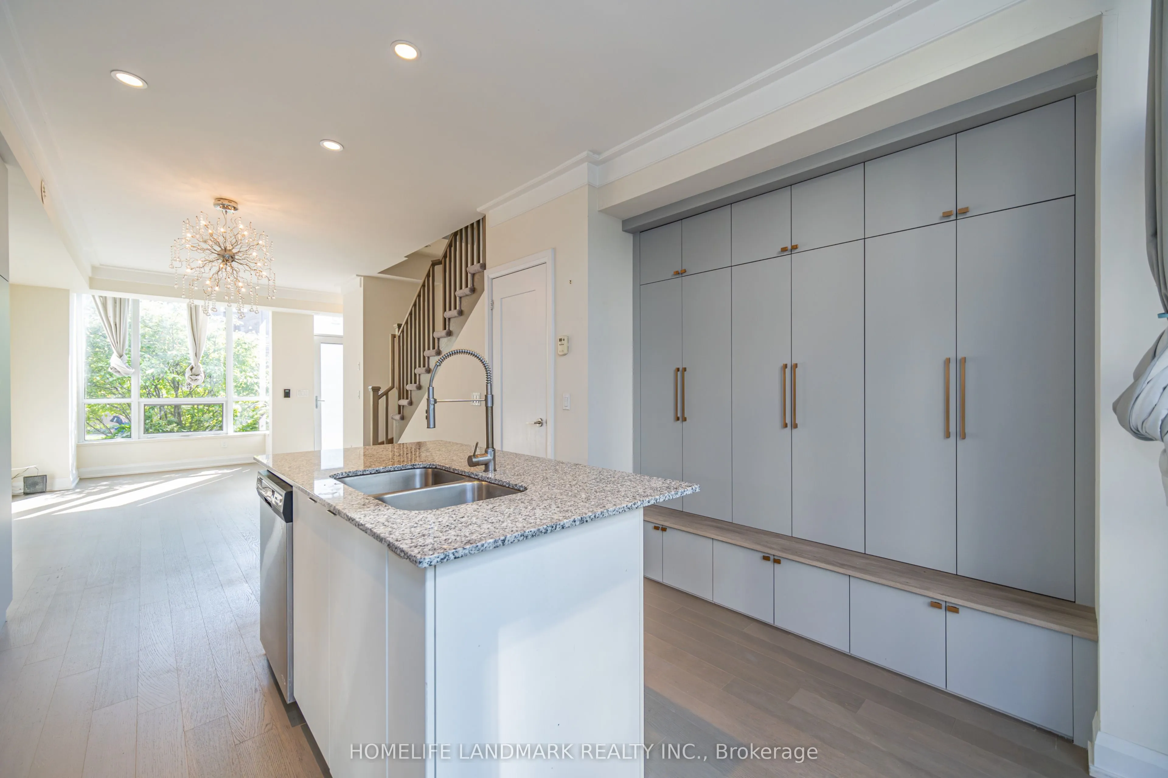 18 Graydon Hall Drive, #TH12