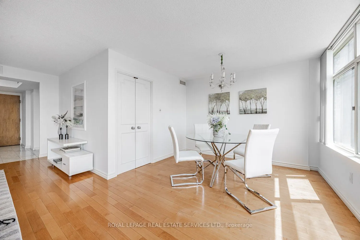 900 Yonge Street, #501