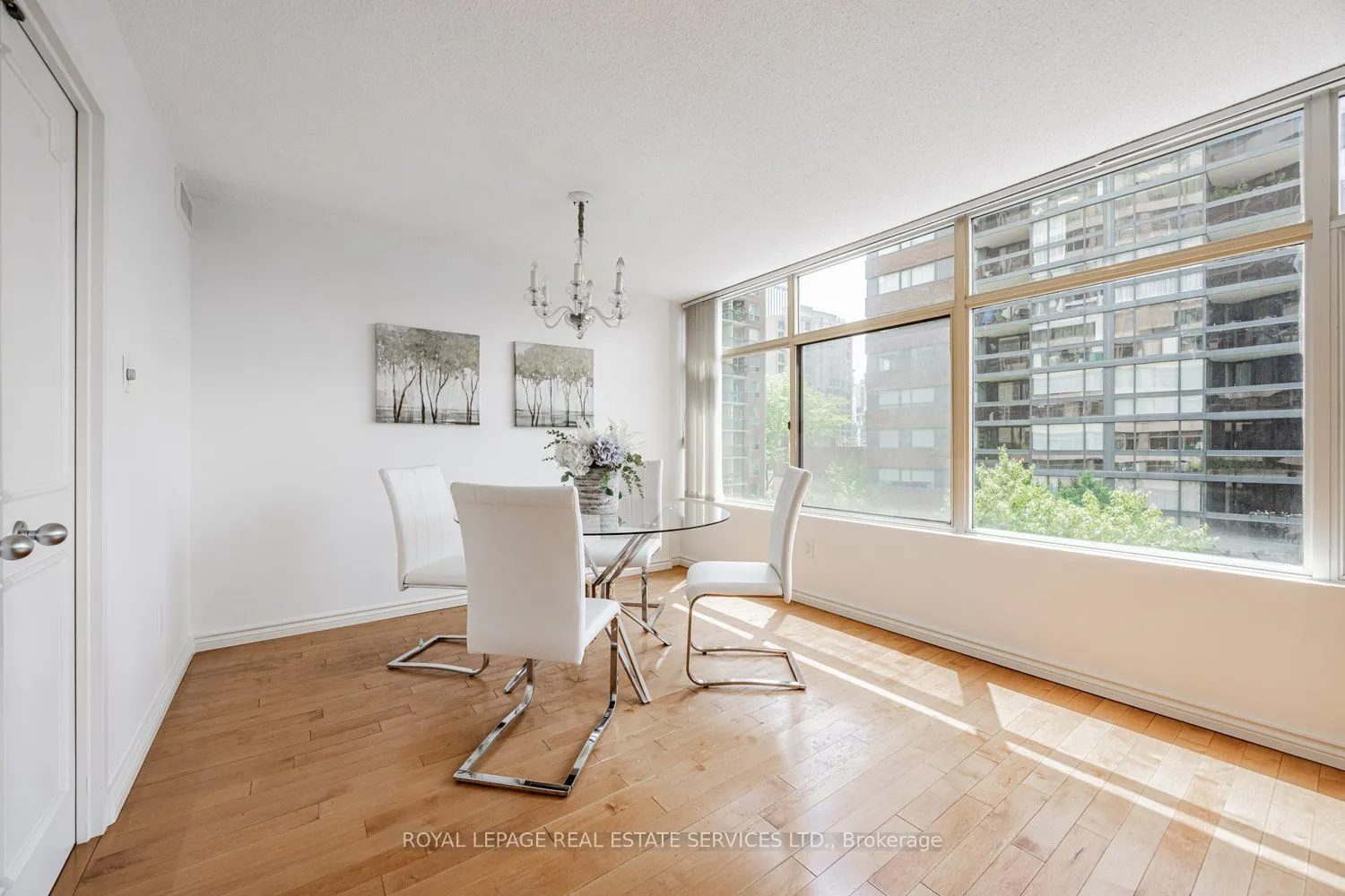900 Yonge Street, #501