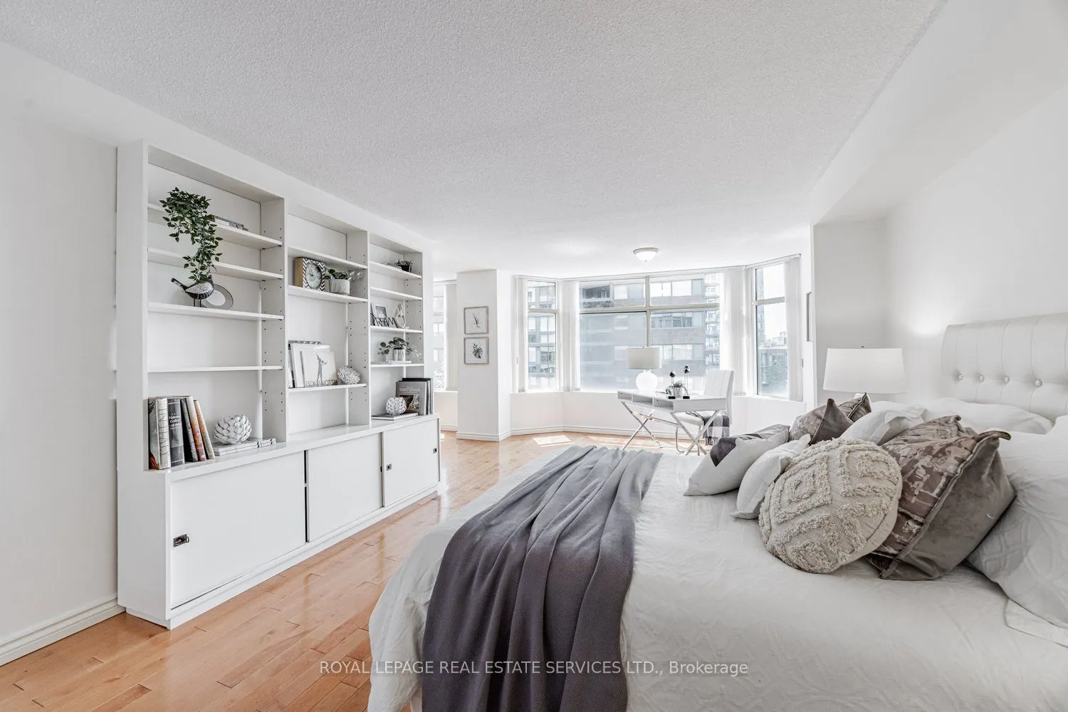 900 Yonge Street, #501