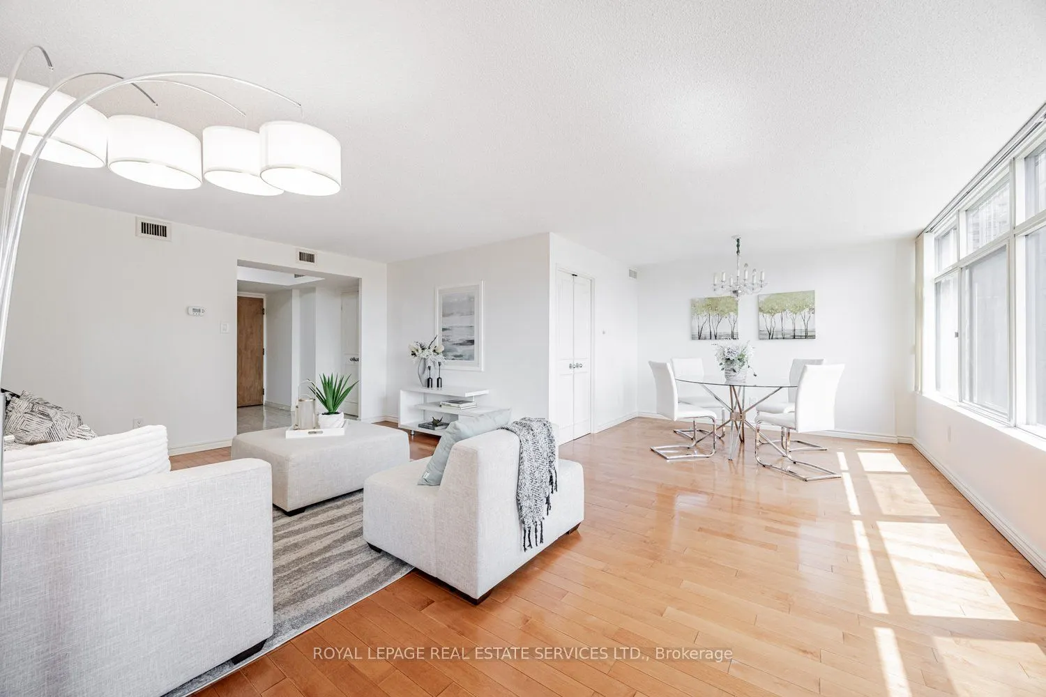 900 Yonge Street, #501