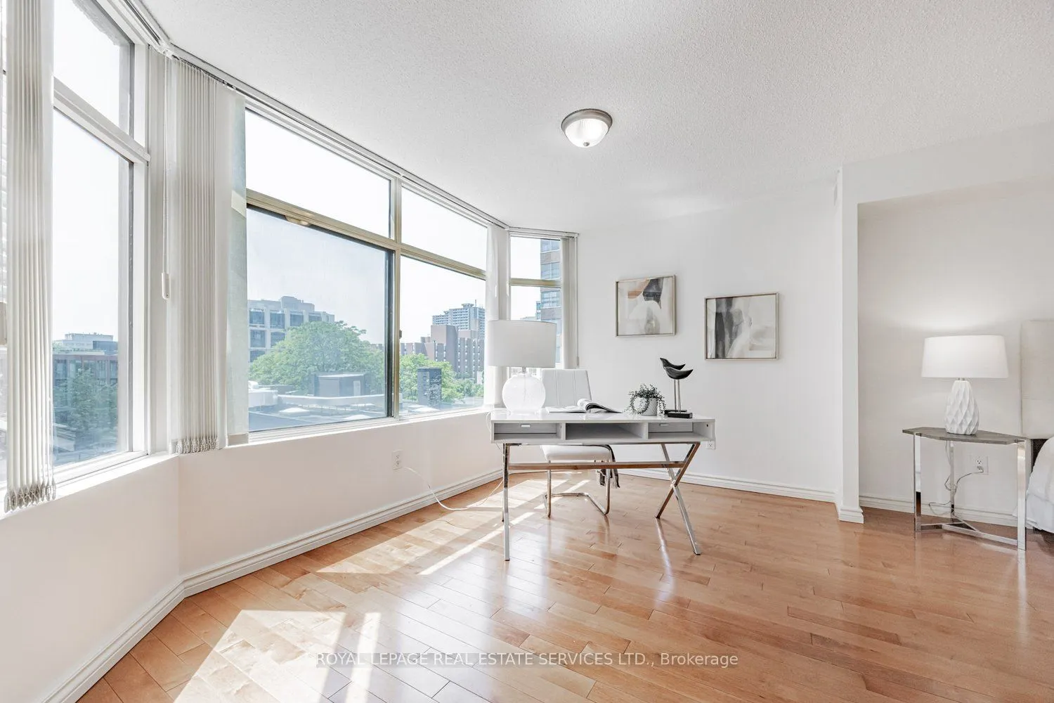 900 Yonge Street, #501