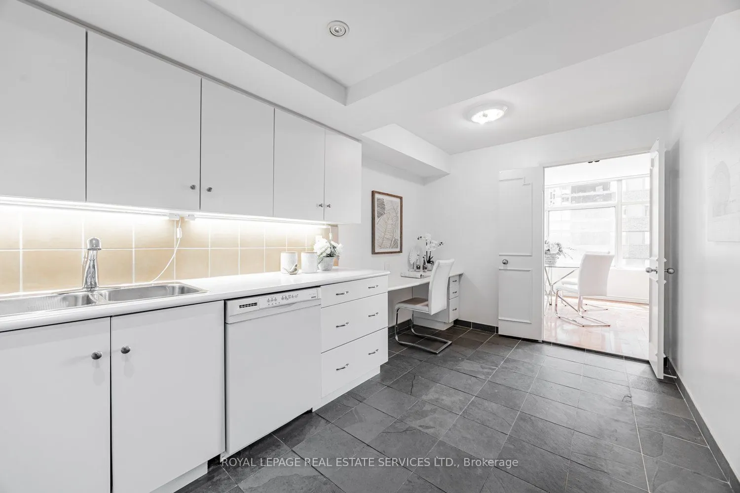 900 Yonge Street, #501