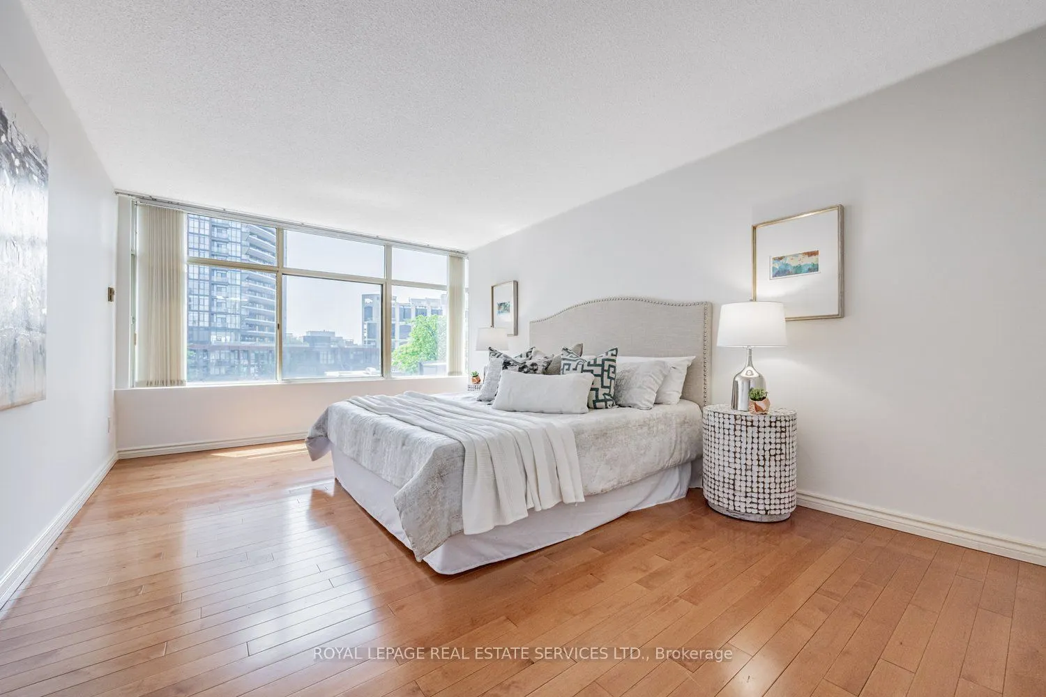 900 Yonge Street, #501
