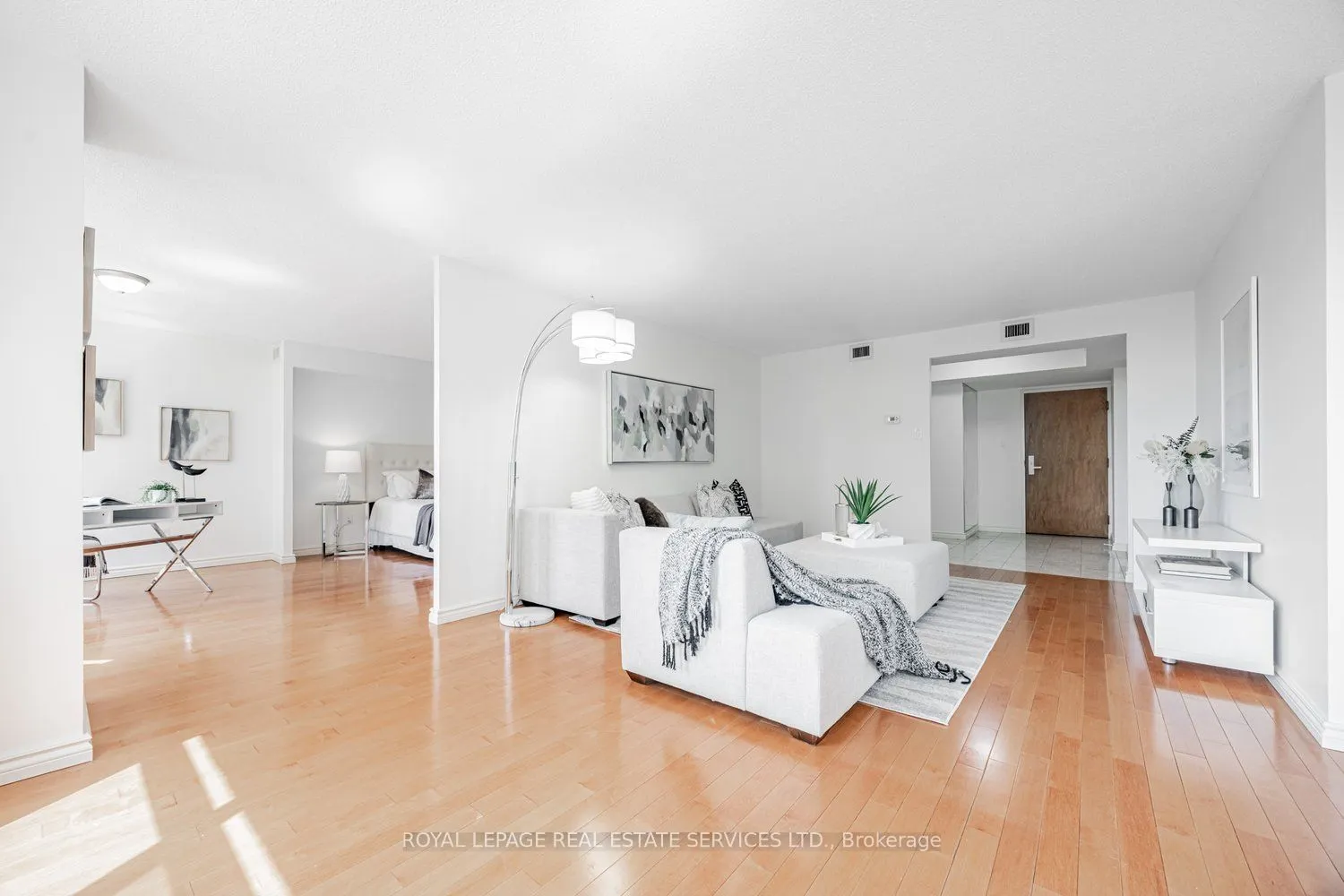 900 Yonge Street, #501