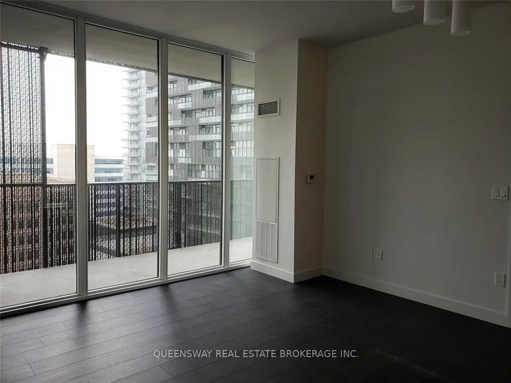 8 Eglinton Avenue E, #1005