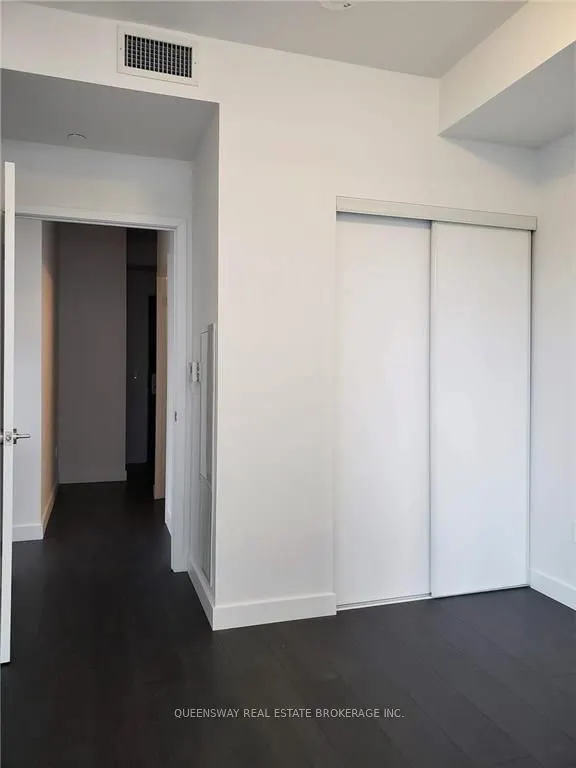 8 Eglinton Avenue E, #1005