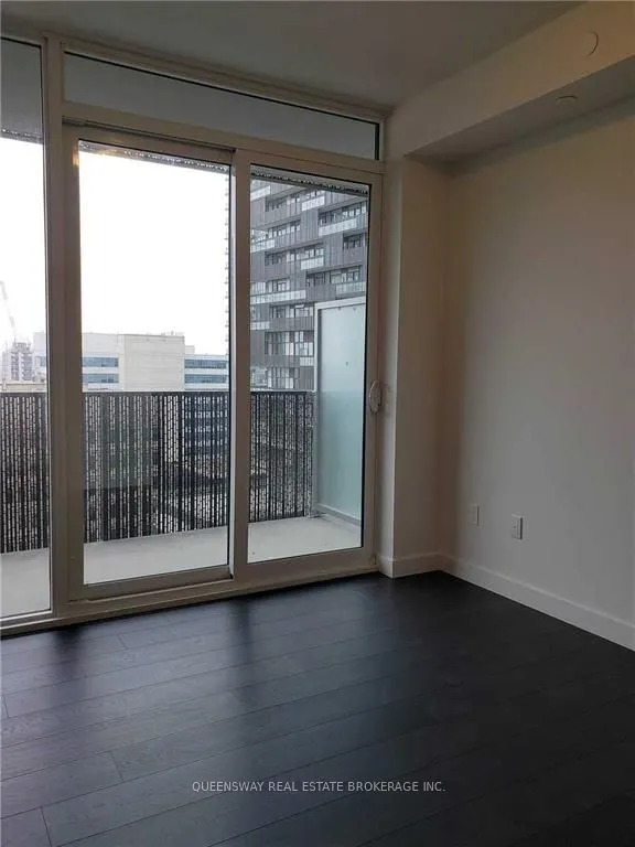 8 Eglinton Avenue E, #1005
