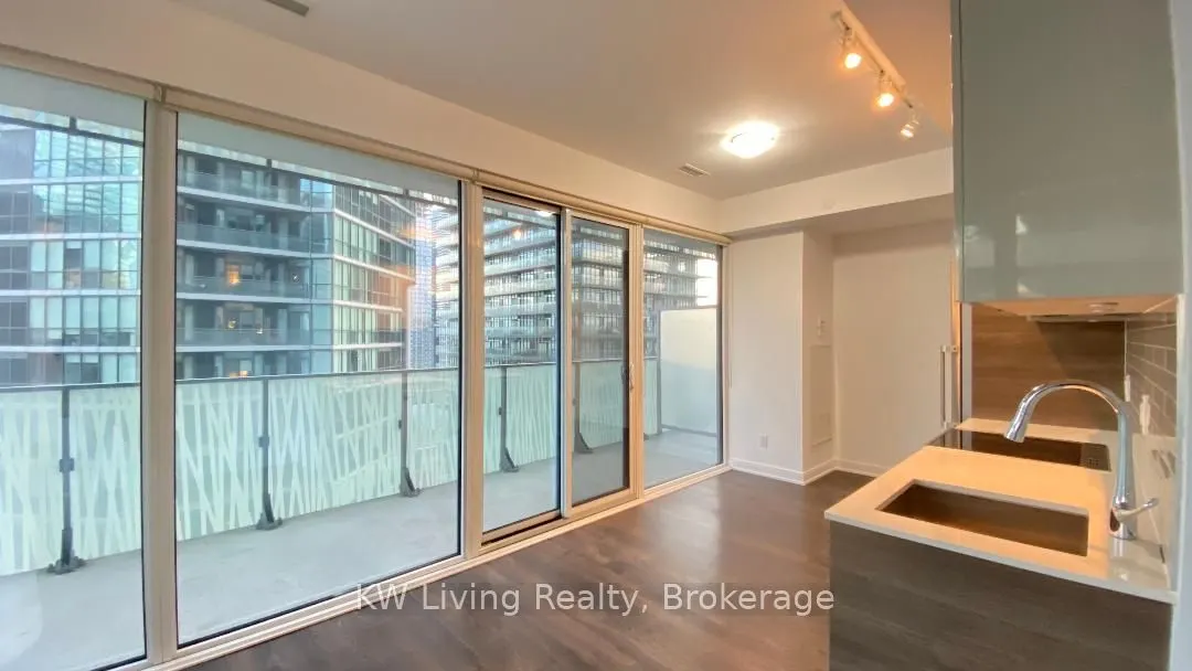 42 Charles Street E, #1602
