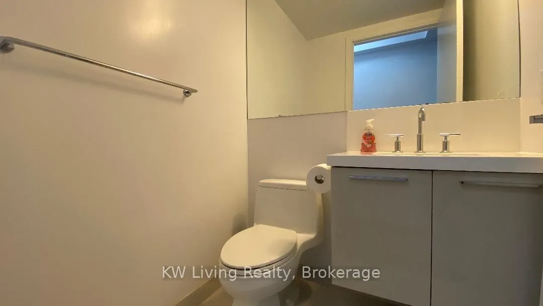 42 Charles Street E, #1602