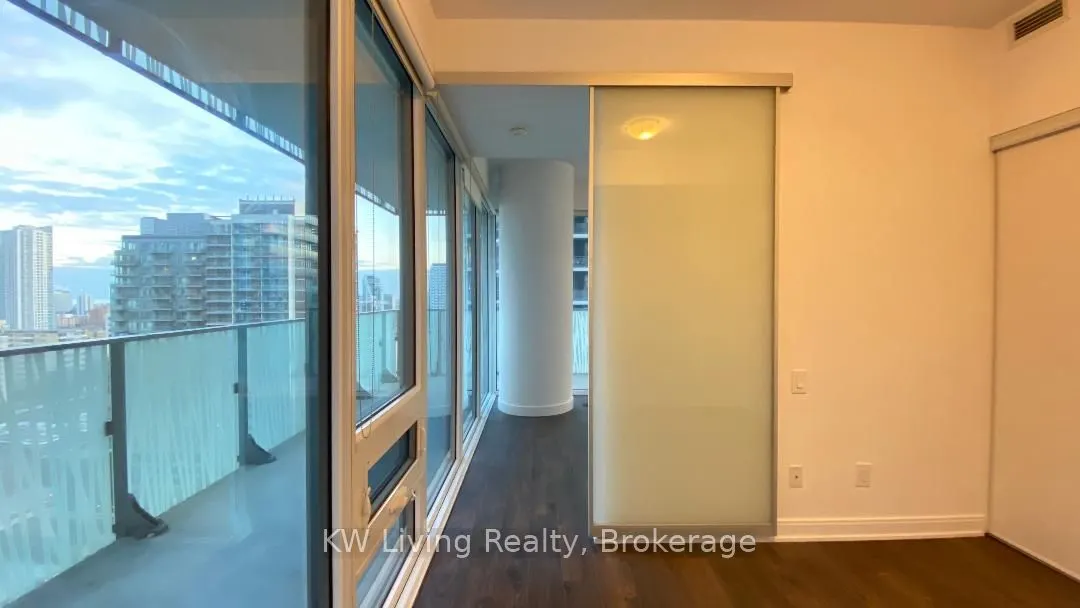 42 Charles Street E, #1602