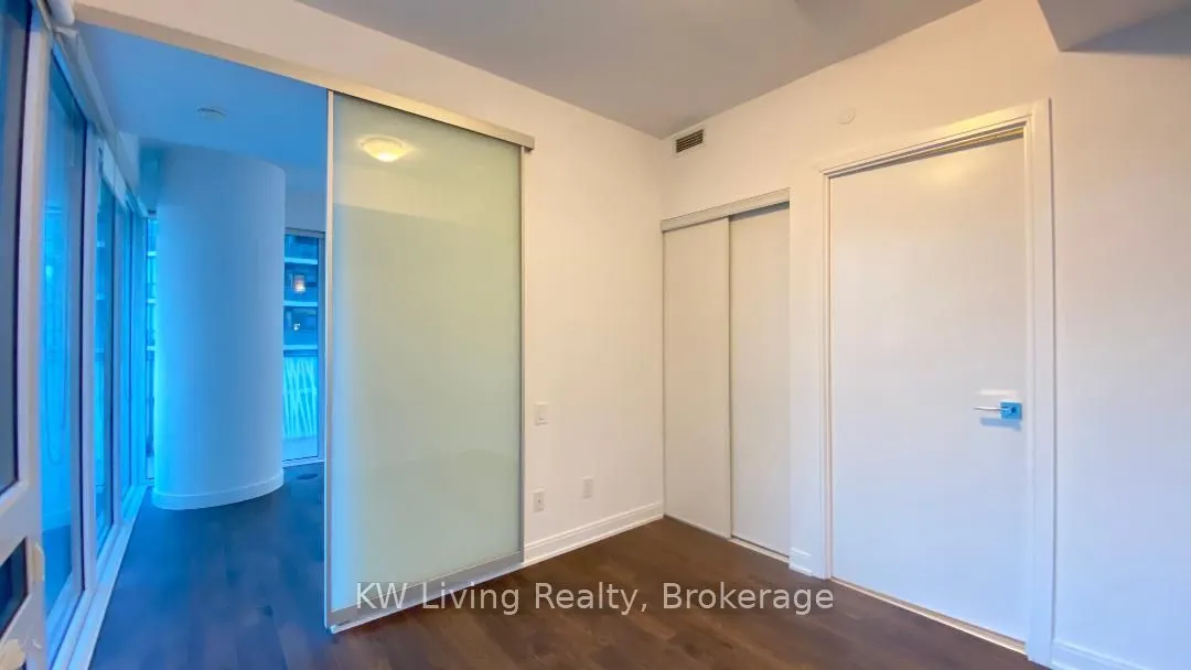 42 Charles Street E, #1602