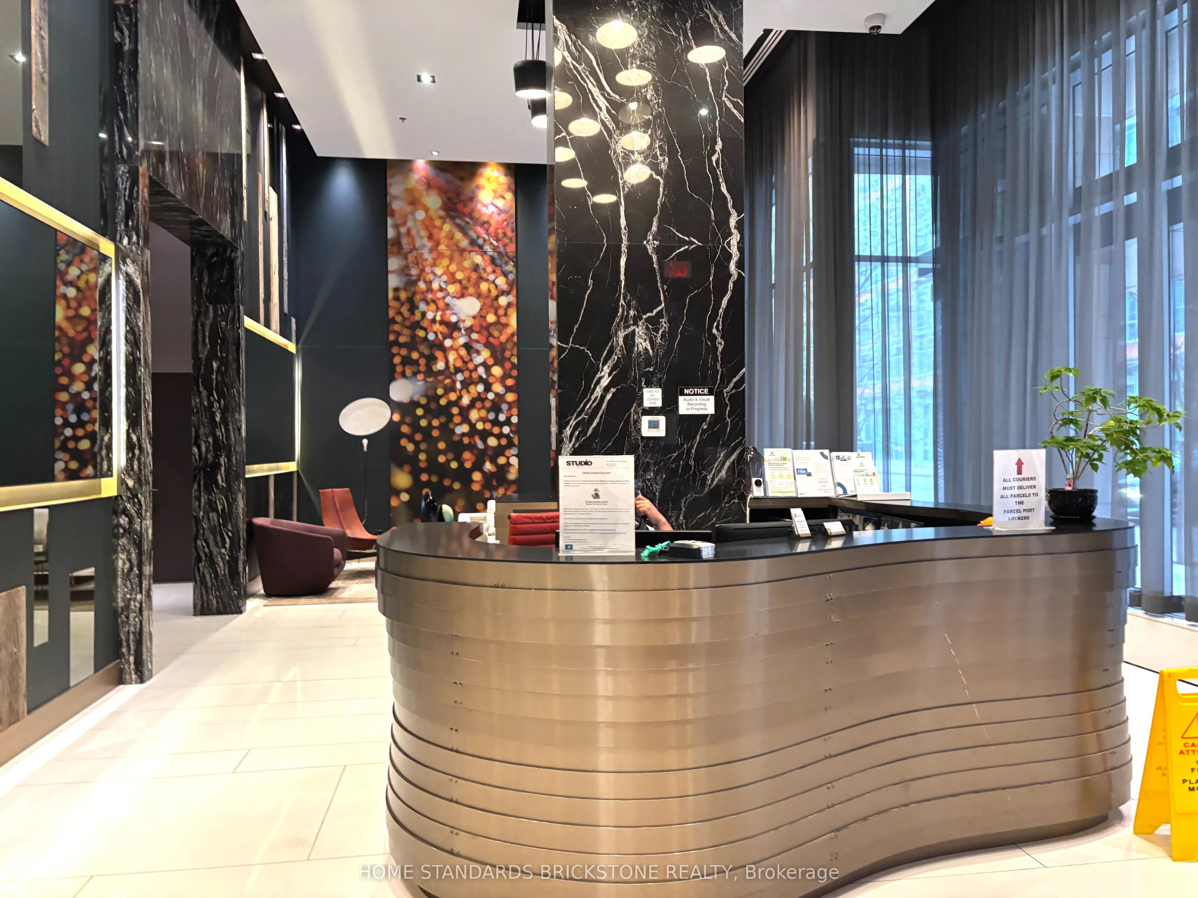 30 Nelson Street, #301