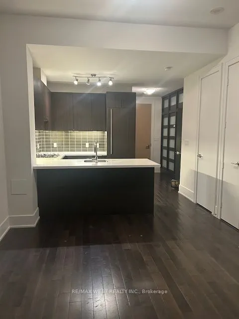 39 Queens Quay E, #310