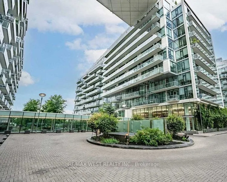 39 Queens Quay E, #310