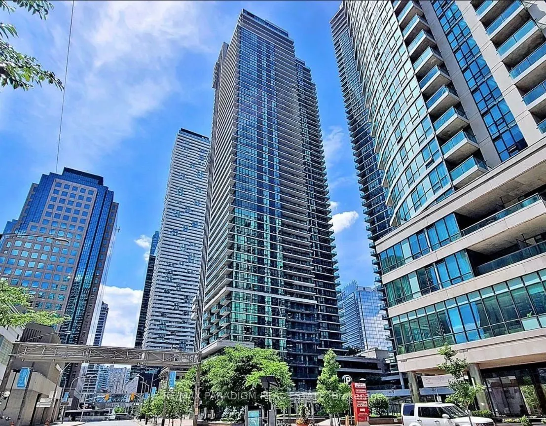 33 Bay Street, #1702