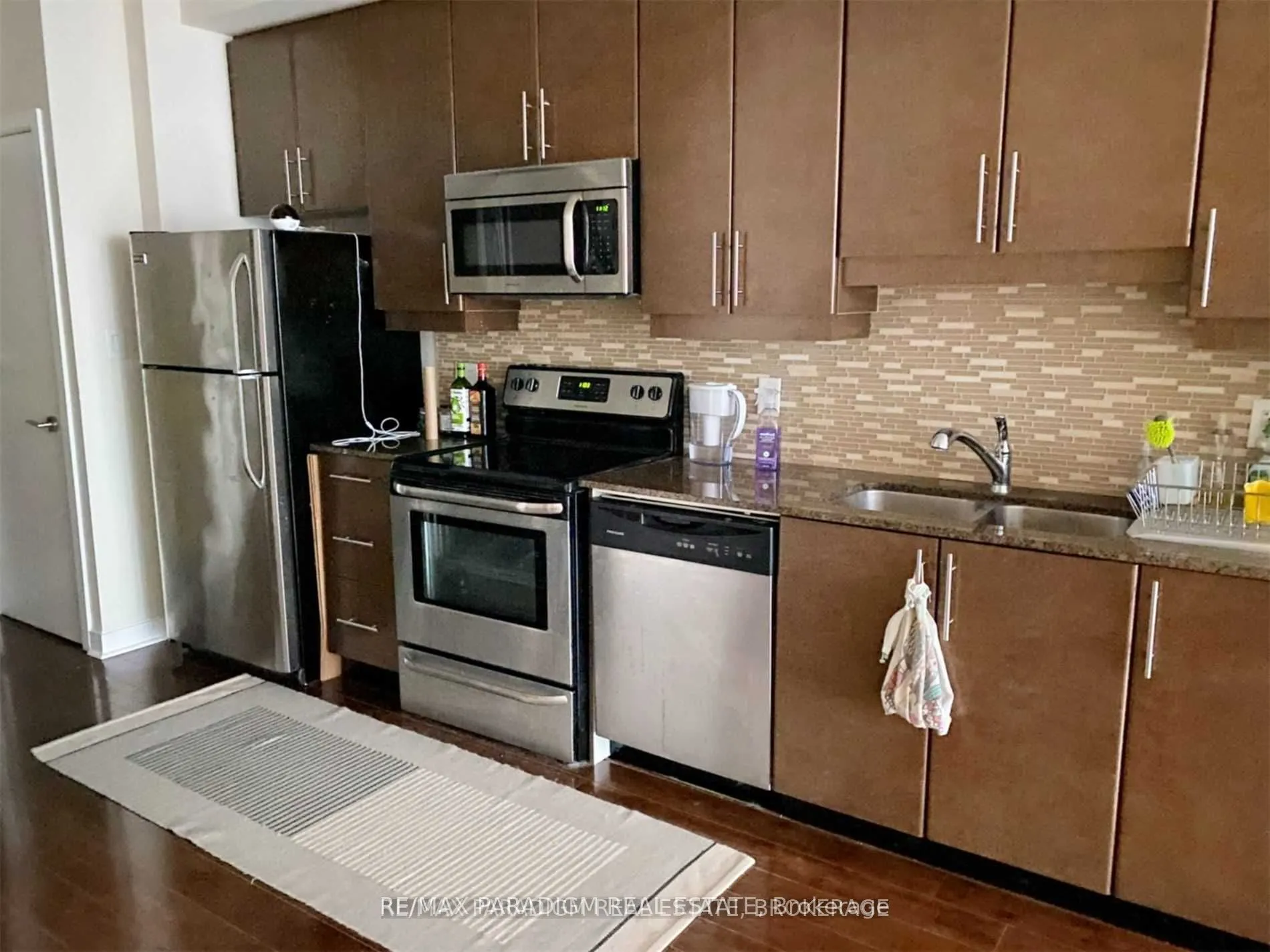 33 Bay Street, #1702