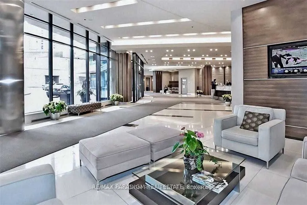 33 Bay Street, #1702