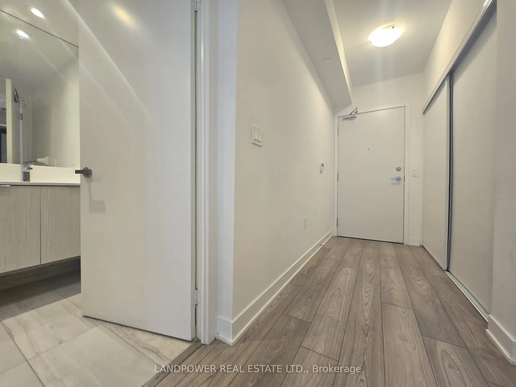 99 Broadway Avenue, #2508