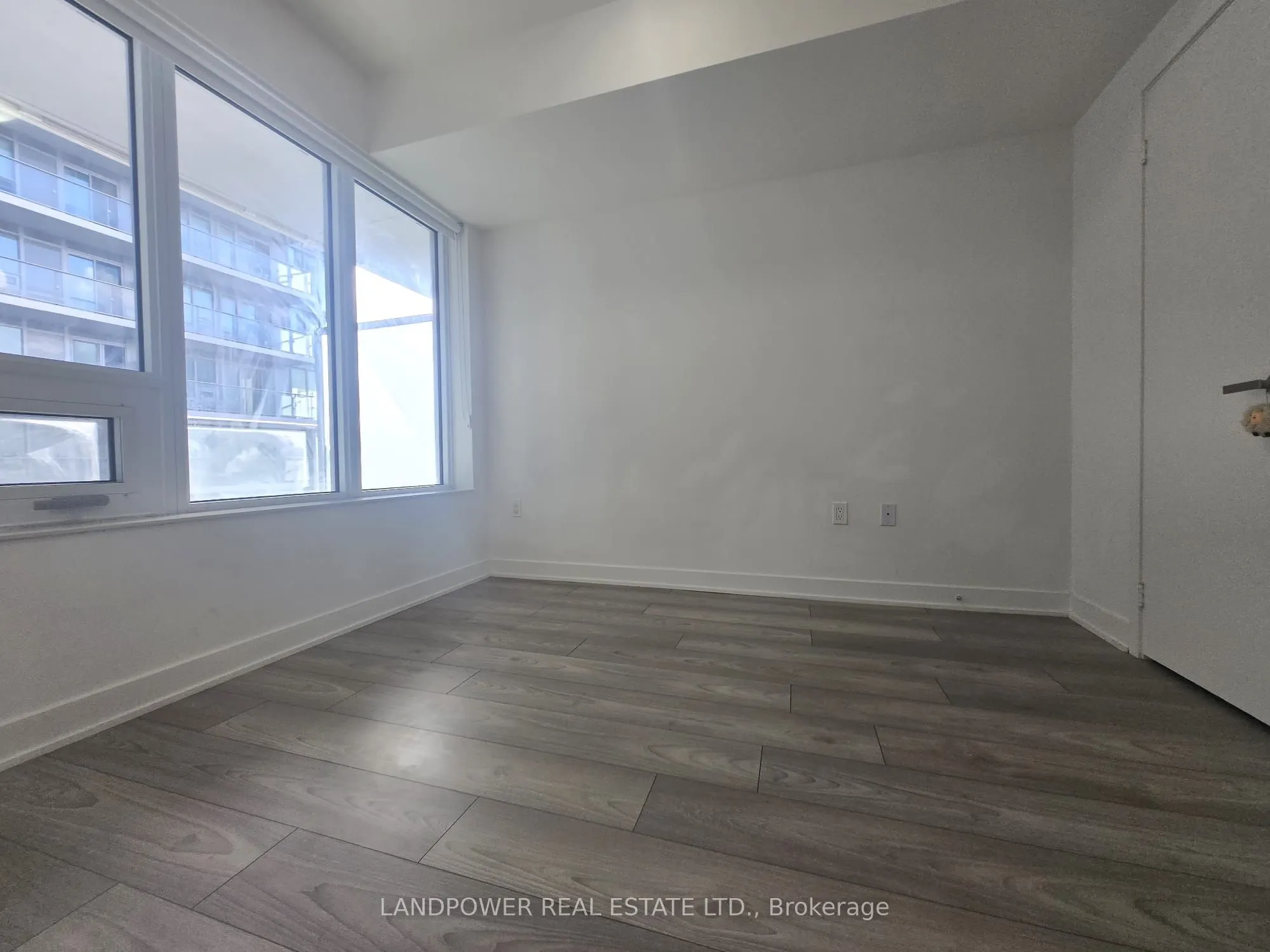 99 Broadway Avenue, #2508