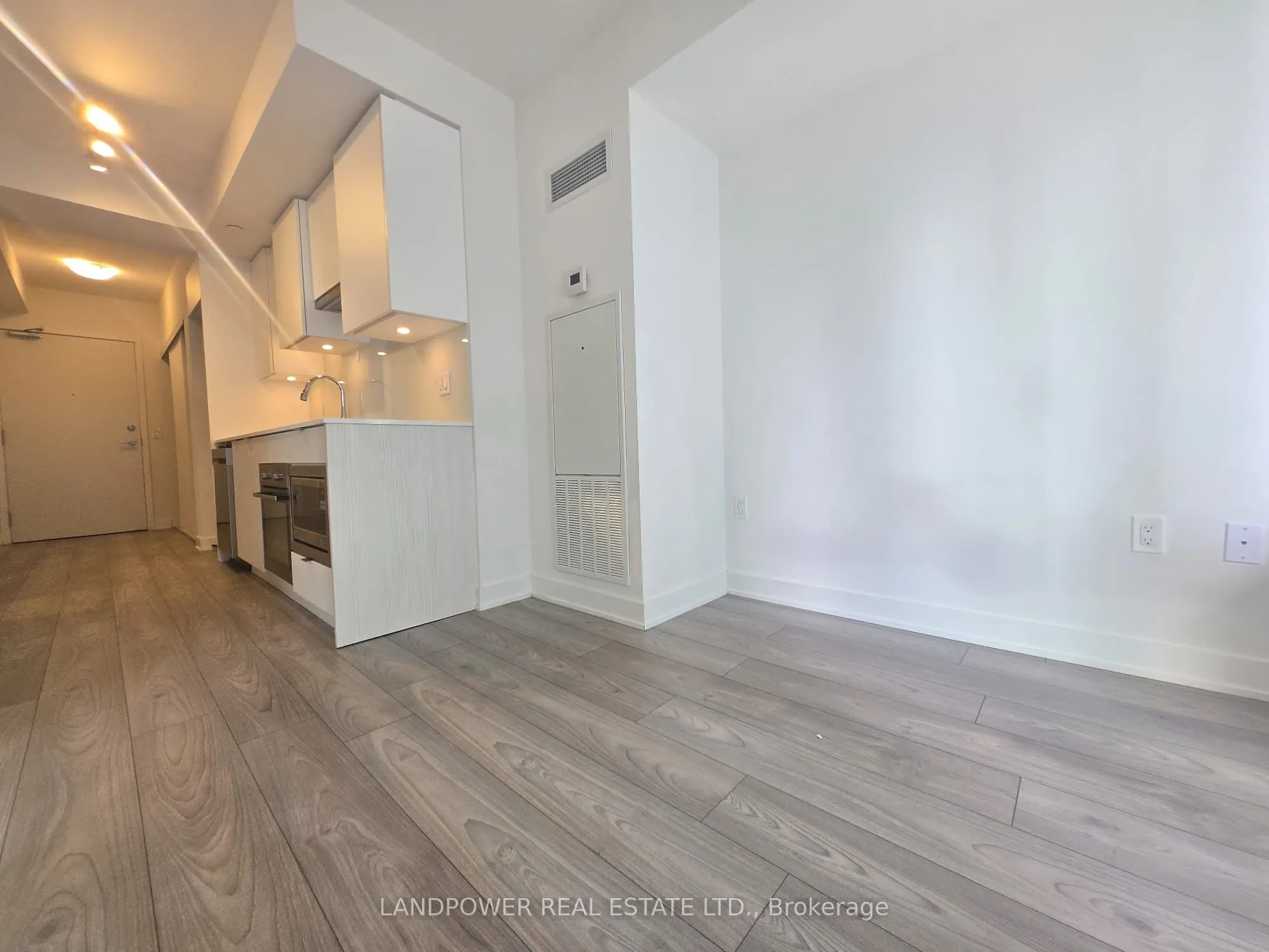 99 Broadway Avenue, #2508