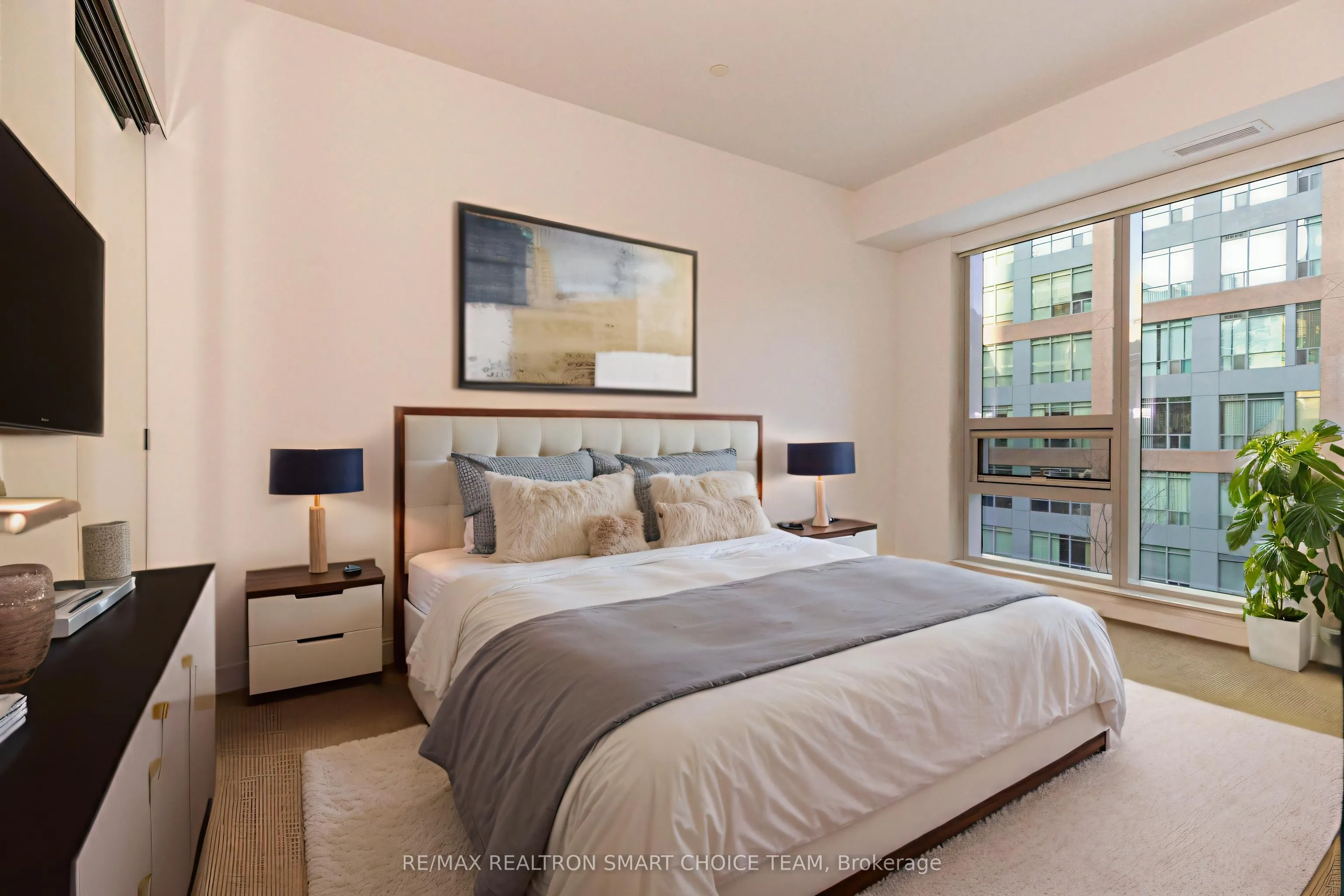 88 Scott Street, #704