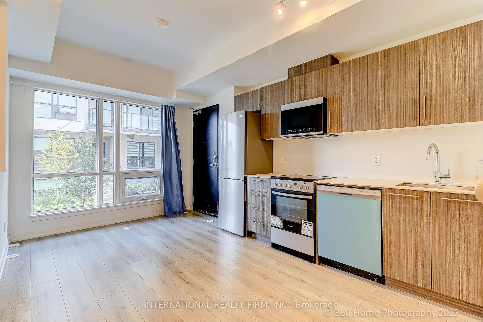 851 Sheppard Avenue W, #12