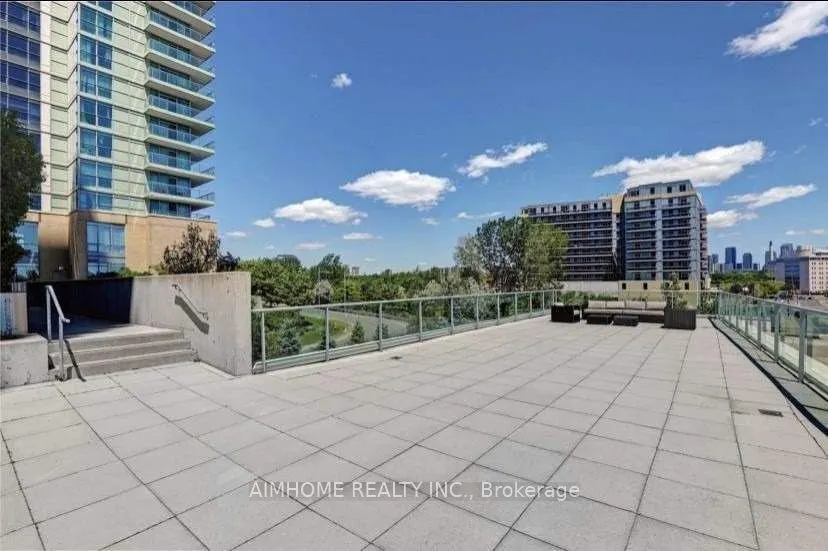 33 Singer Court, #2810