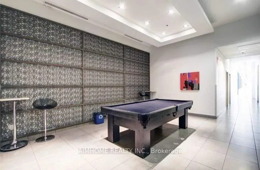 33 Singer Court, #2810