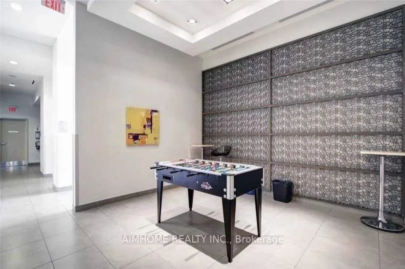 33 Singer Court, #2810