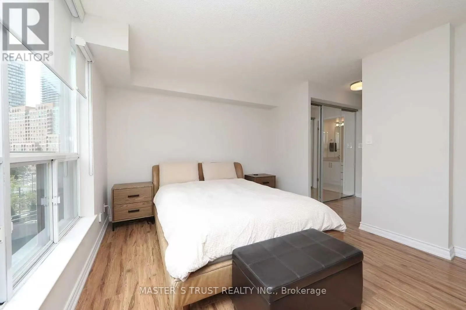 24 Wellesley Street W, #511